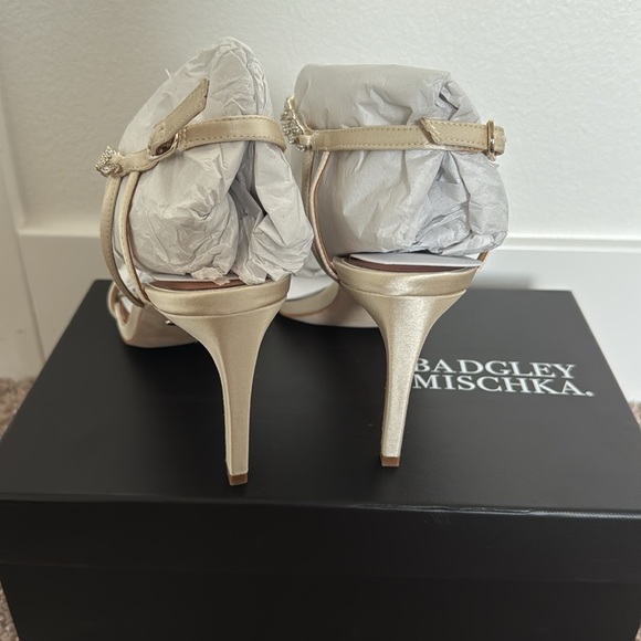 Badgley Mischka Kai Ivory Satin Crystal Heels - Picture 7 of 12
